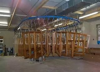 Fensterspritzanlage mit Absaugung für Holzfenster bei Fensterbau Jäckle.